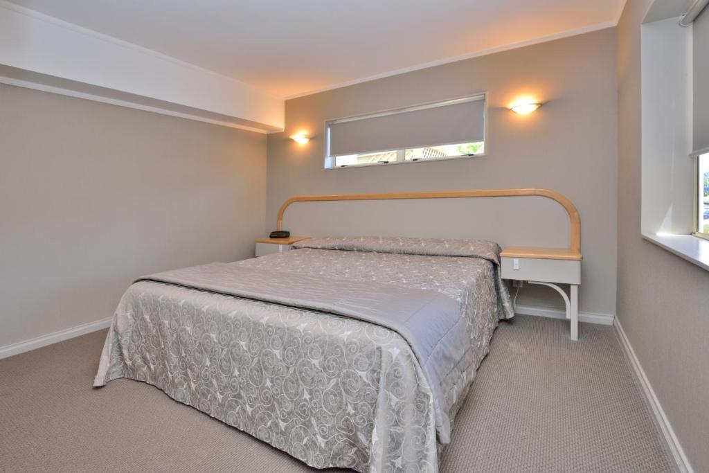 Shoreline Motel - Resim 25