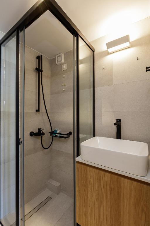 North Coast Seaside Suites - 17