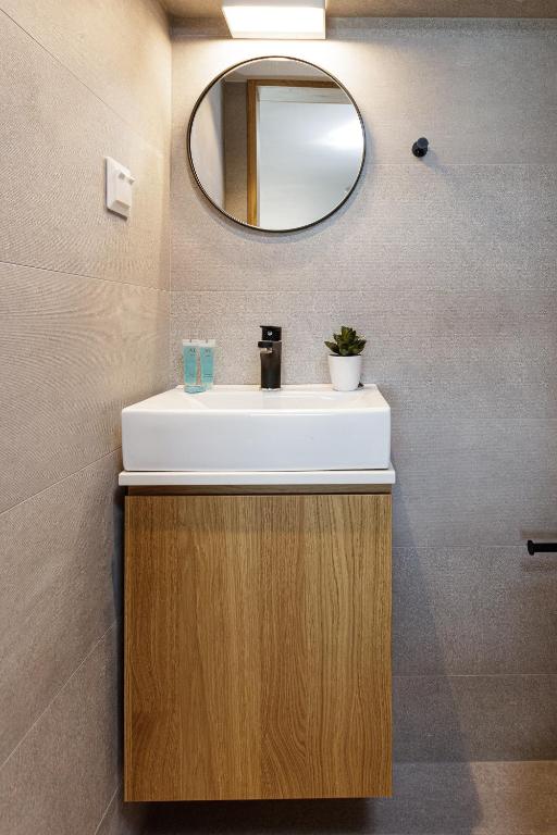 North Coast Seaside Suites - 15