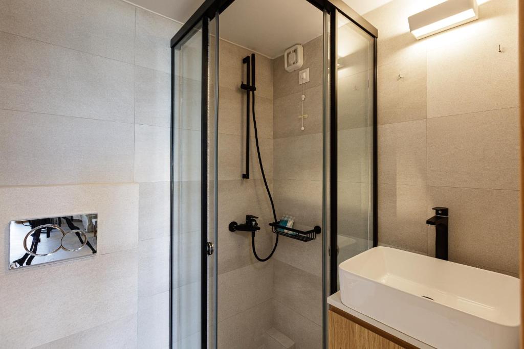 North Coast Seaside Suites - 18