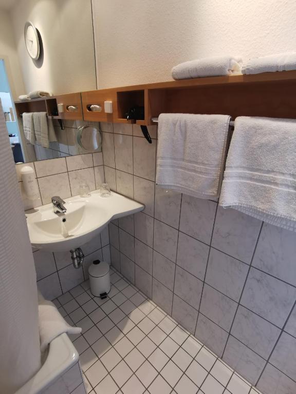 MAX Hotel Düsseldorf Self-Check-in - Resim 34