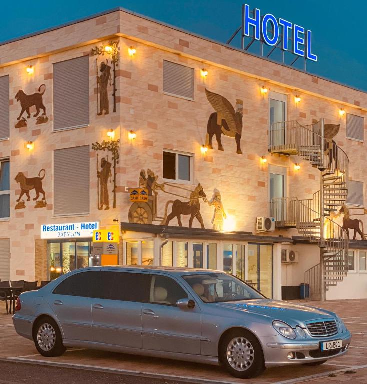 Budova, kde se hotel nachází