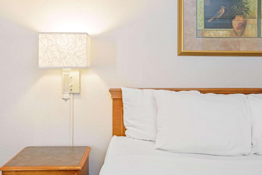 La Quinta Inn by Wyndham El Paso Cielo Vista - Королев