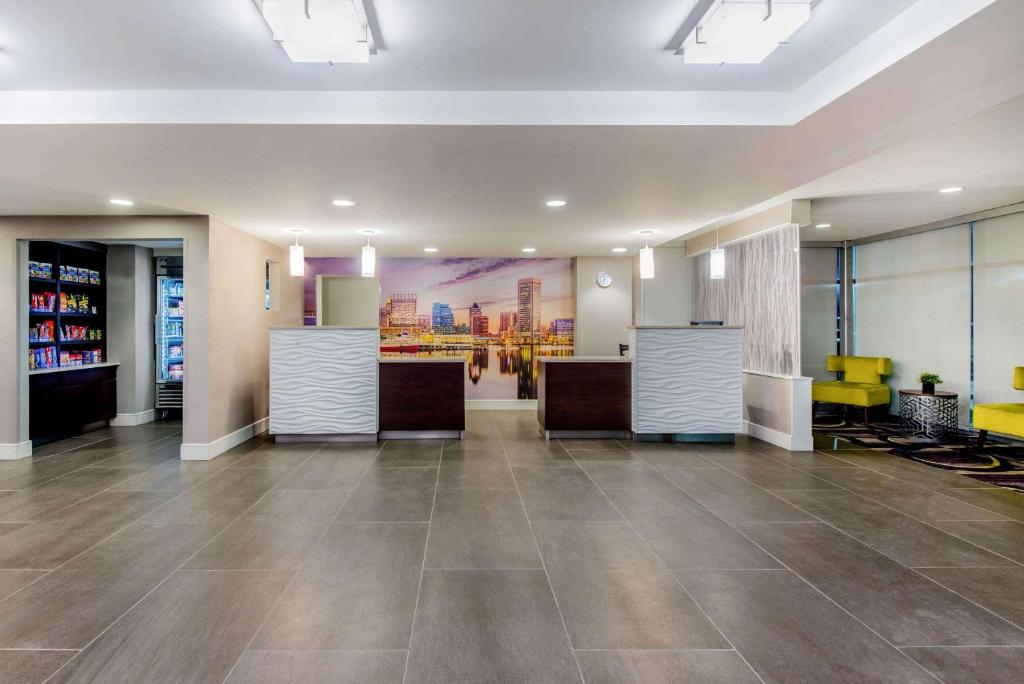 La Quinta by Wyndham Baltimore BWI Airport photo