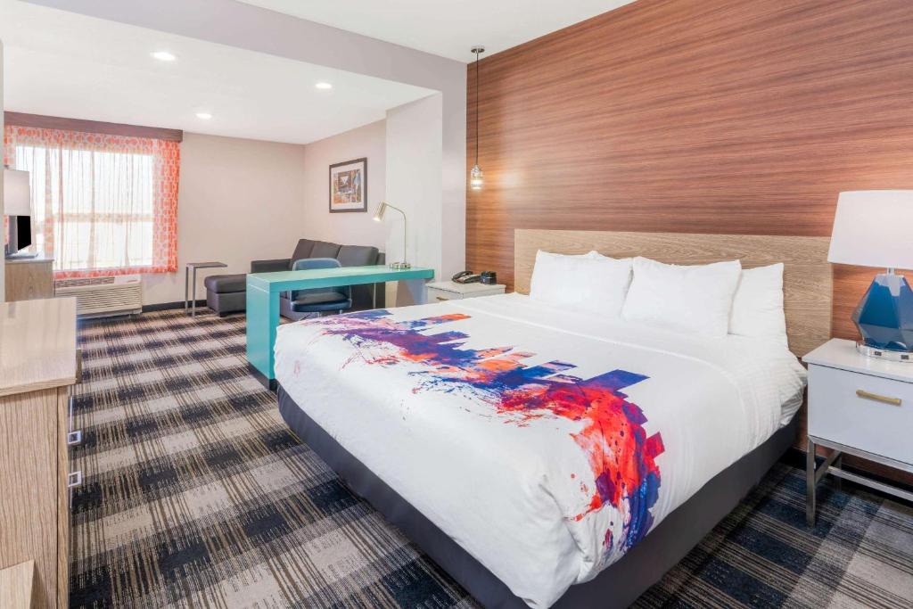 La Quinta by Wyndham Oklahoma City Airport photo