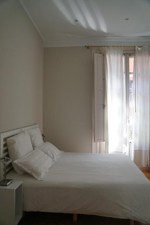 A bed or beds in a room at Ekain