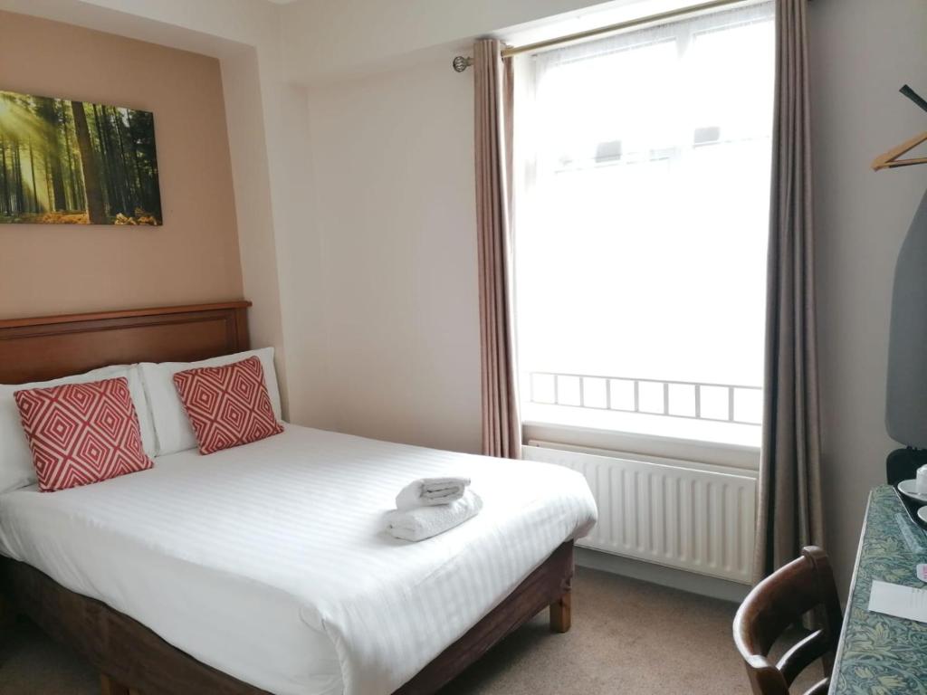 
Standard Single Room with Shower
