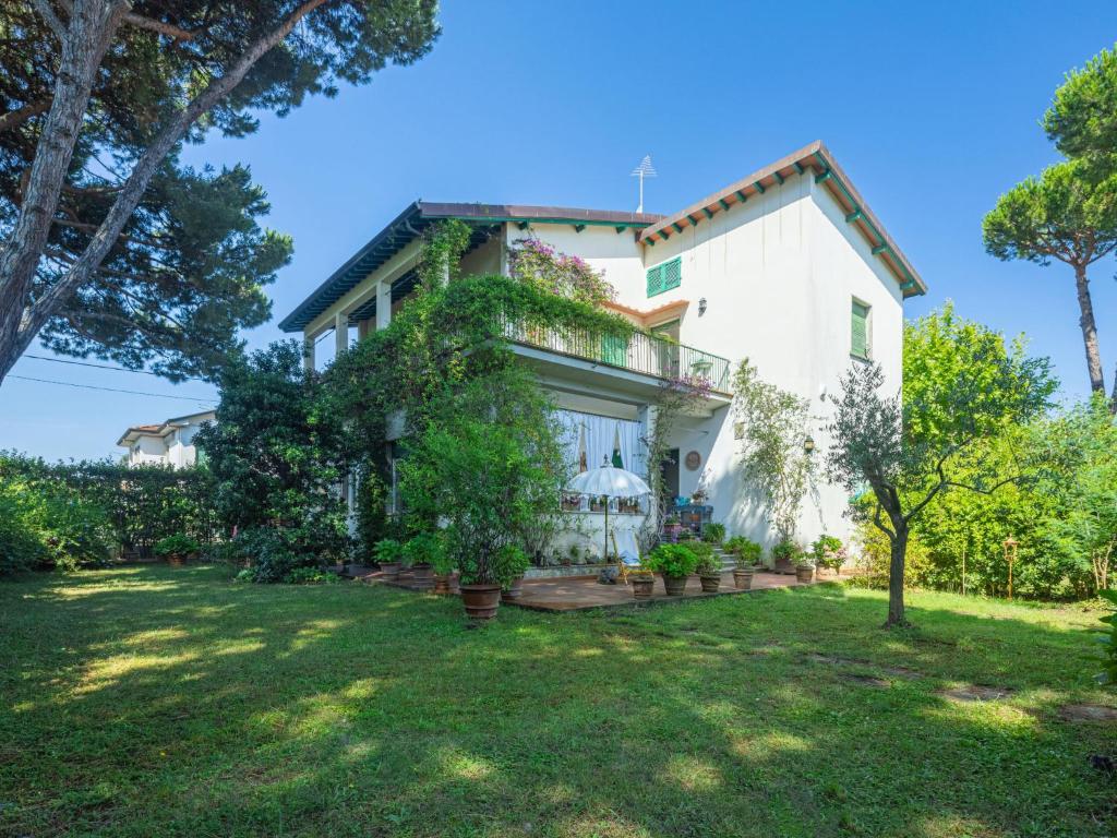 Vonkajšia záhrada v ubytovaní Holiday Home Madda by Interhome