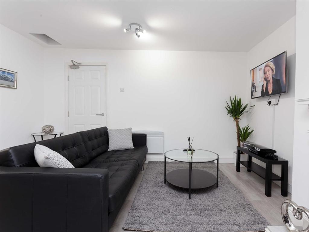 Live in Leeds Grange Apartments - One-Bedroom Apartment