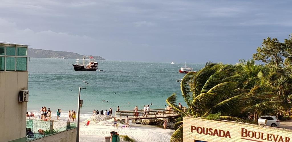  Apartamento Frente Mar com 02 suítes
