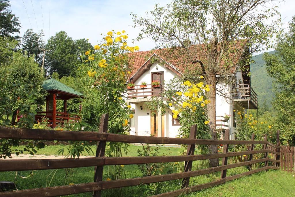 Zahrada ubytování Apartment Sijakovic