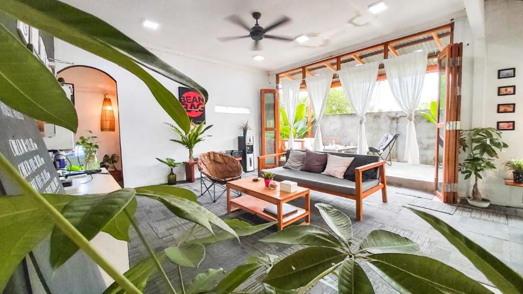 Beanbag Bintan Backpacker