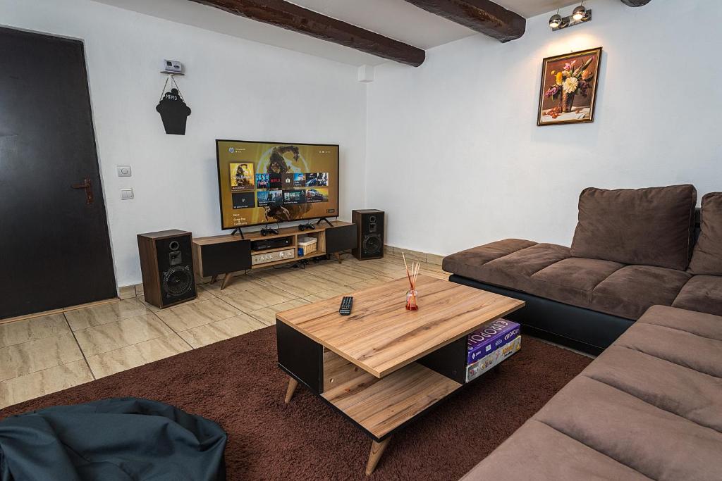 TV a/nebo společenská místnost v ubytování Casa Cristopher