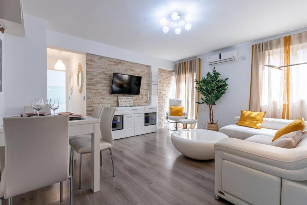 Triana Maestro Deluxe, Sevilla – Precios actualizados 2022