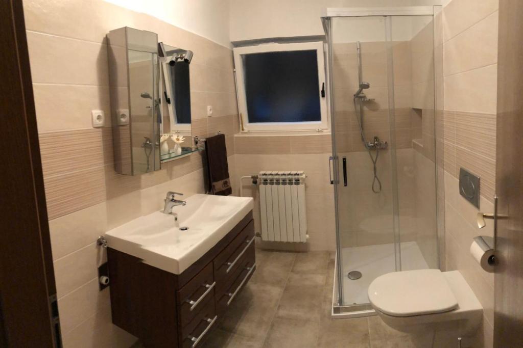 Zdjęcie z galerii obiektu Aparment Smile with Sea View w mieście Brseč