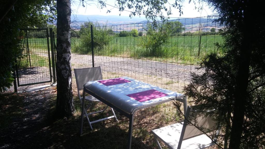Příroda nedaleko venkovského domu