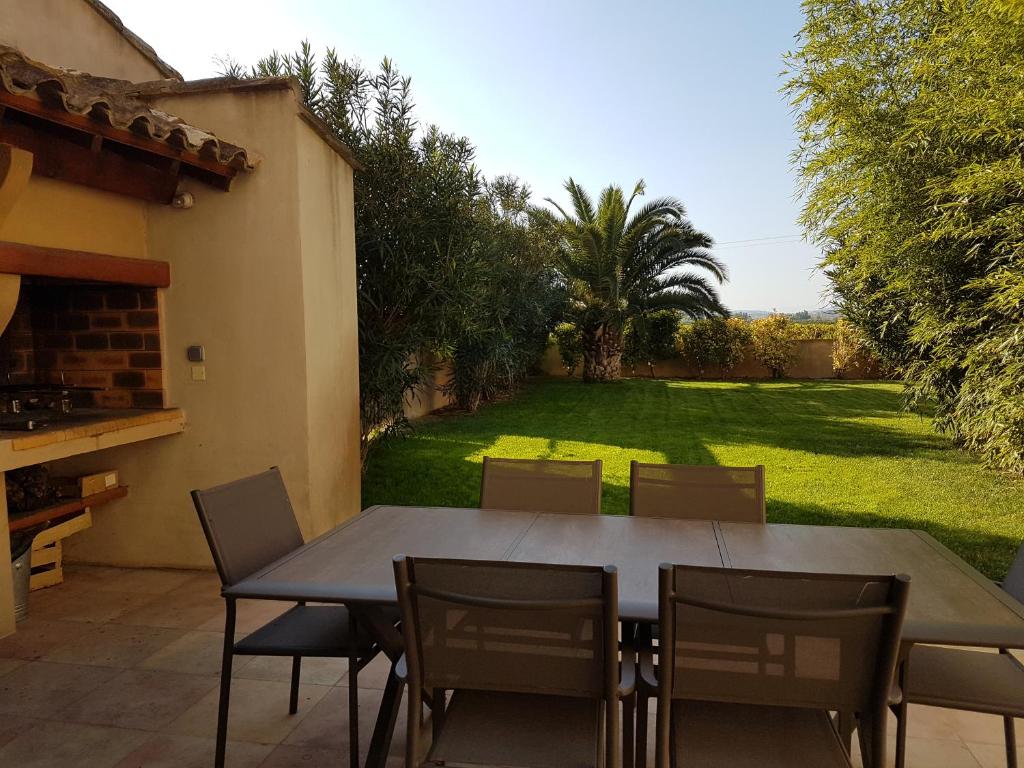 Domaine De L'aube Des Temps - Three-Bedroom House