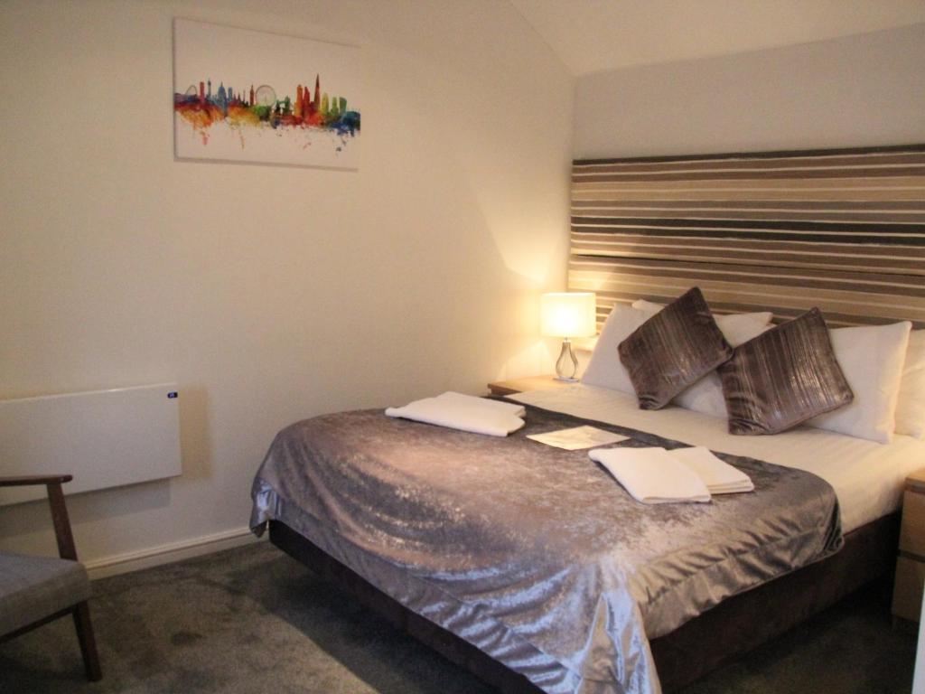 The WatersEdge, Canal Cottages - 