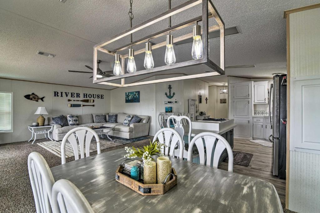 Retreat on the River with Boat Dock, Porch, and Grill!, Homosassa