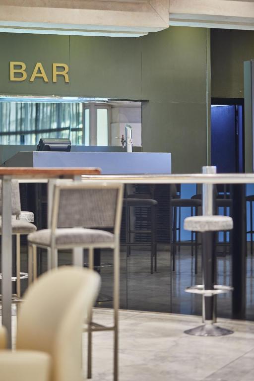 Lounge nebo bar v ubytování Silken Al-Andalus Palace