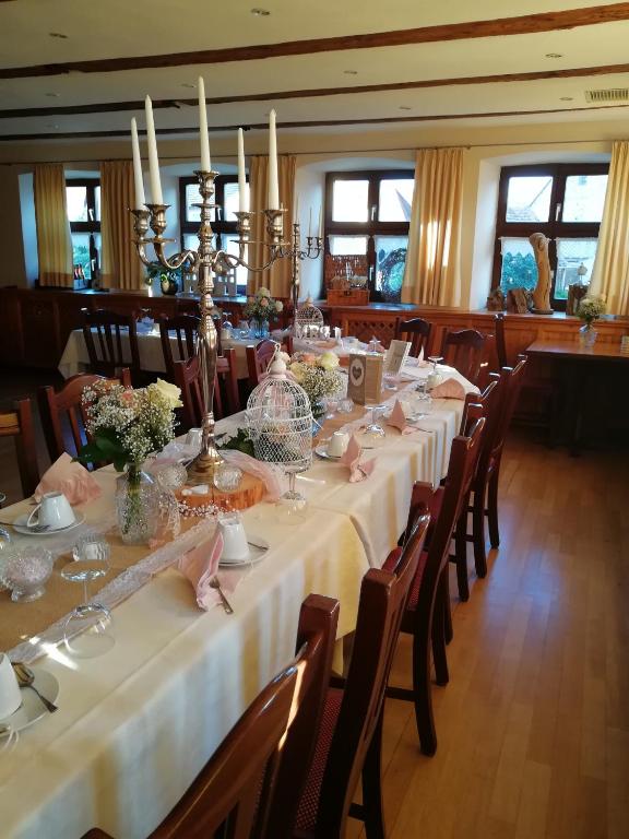 Restaurace v ubytování Gasthaus Dollinger