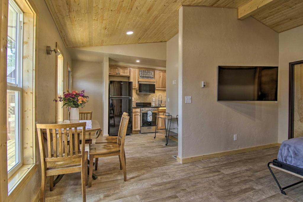 Mountain Cabin, Walk to DiningandMemorial Park! - Appartement