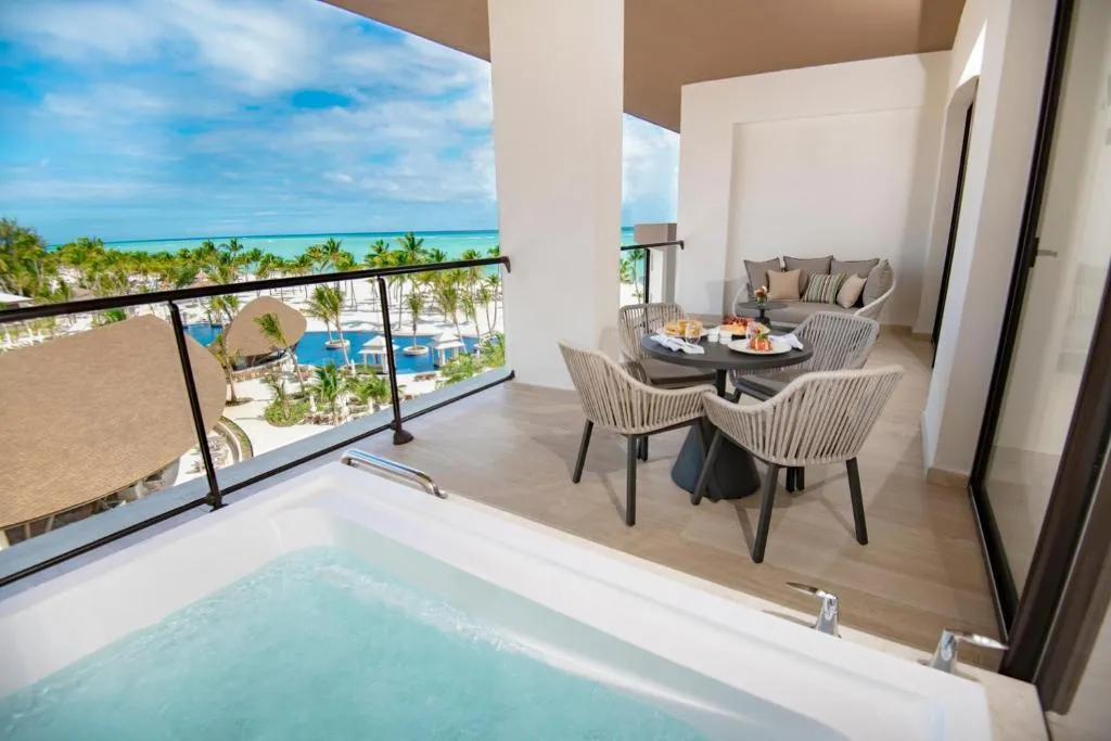 One-Bedroom Club Master Suite