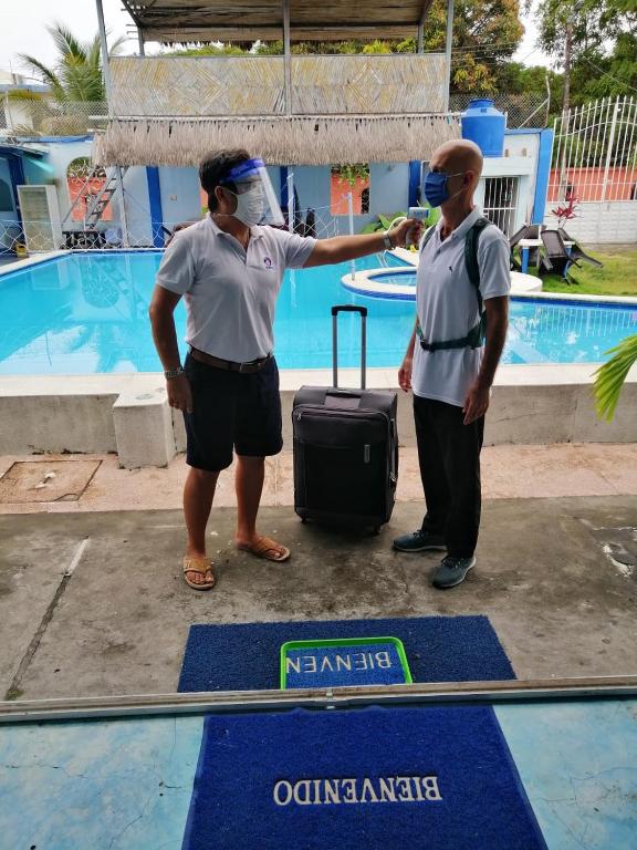 Bazén v ubytování Hostal Aruba nebo v jeho okolí