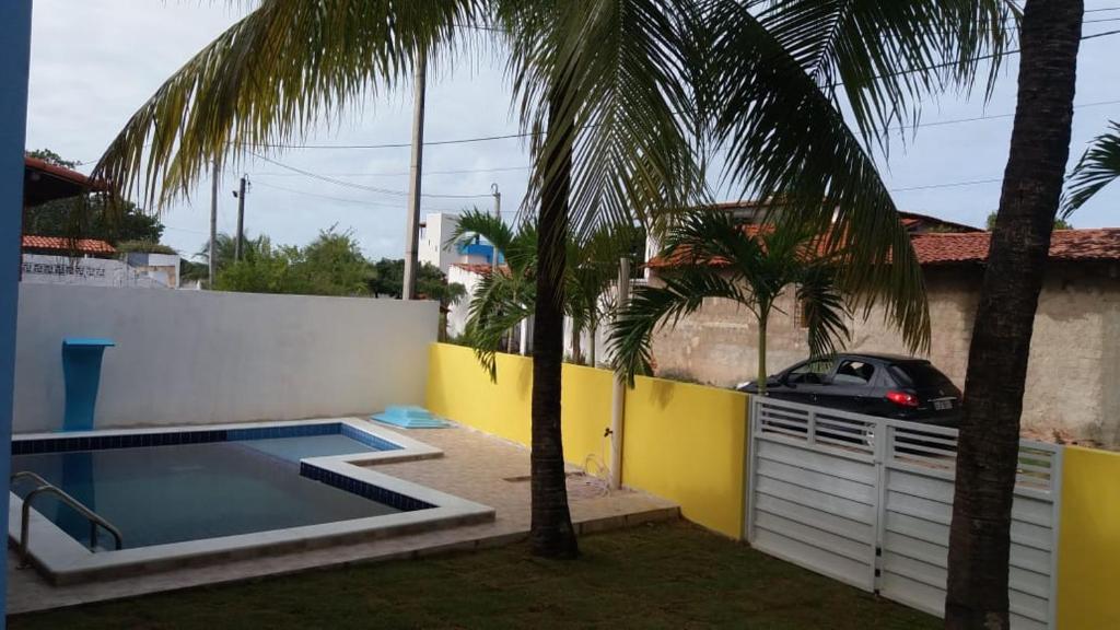  Casa em Cond. Fechado Frente Mar nos Carneiros