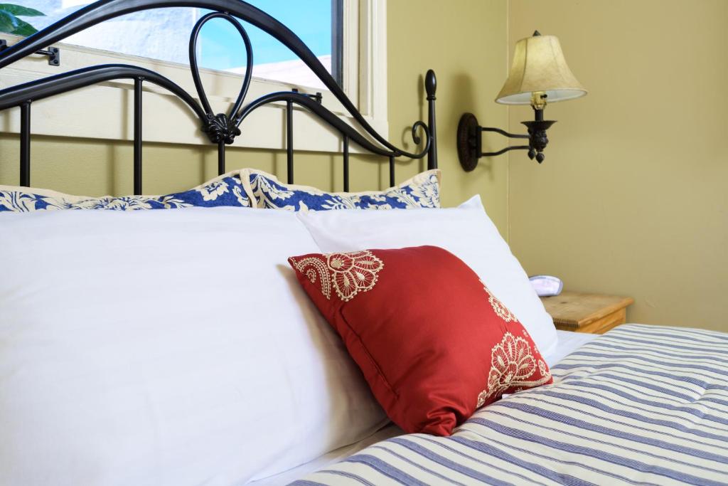 Marina Motel - 