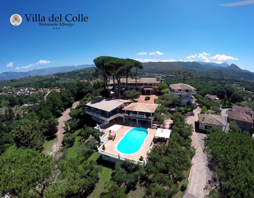 an aerial view of a house with a swimming pool at Villa Del Colle in Monte San Giovanni Campano