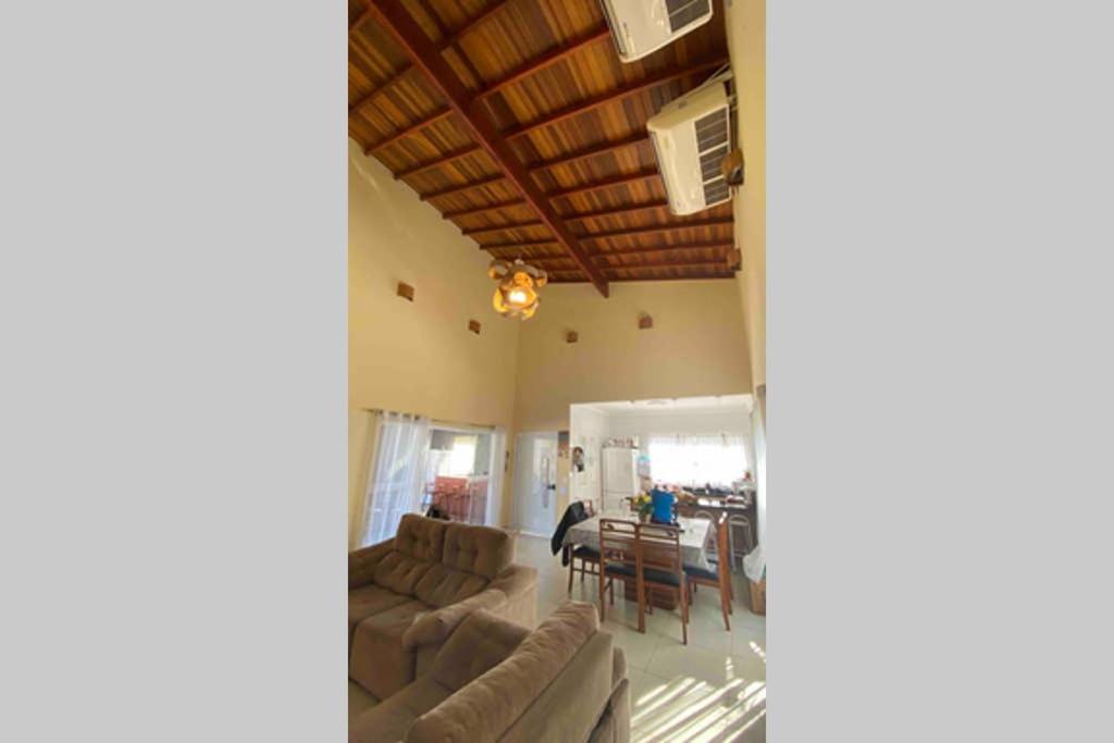  Chácara - Casa condomínio fechado com piscina aquecida