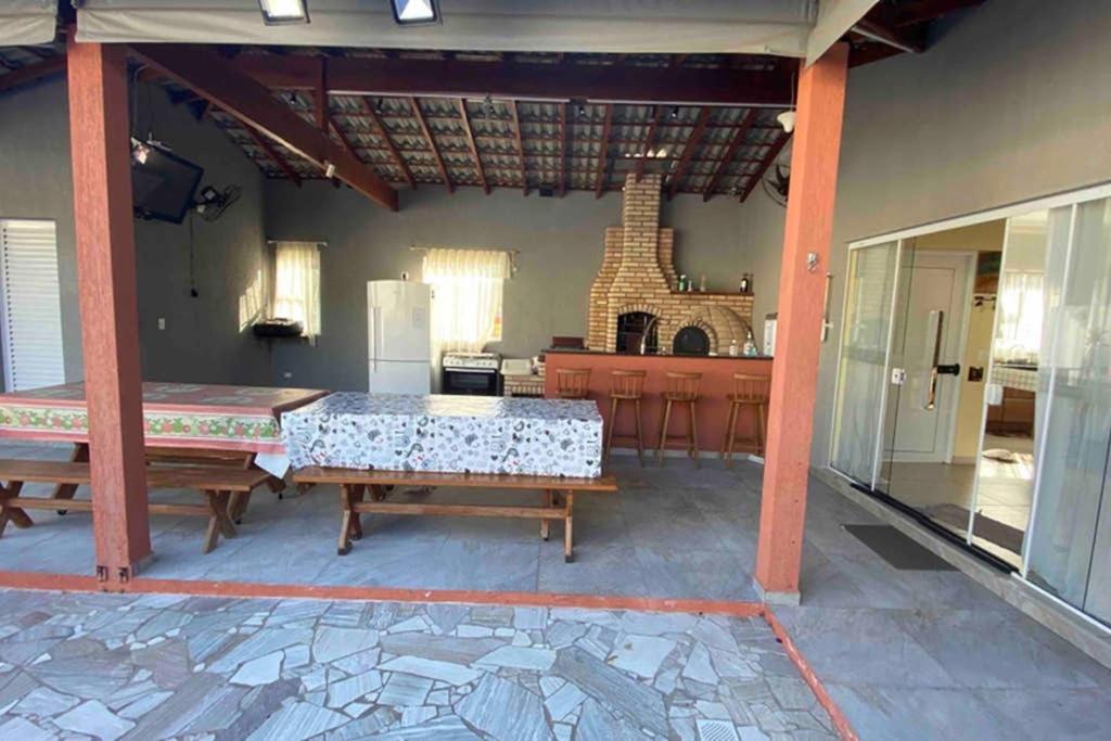  Chácara - Casa condomínio fechado com piscina aquecida