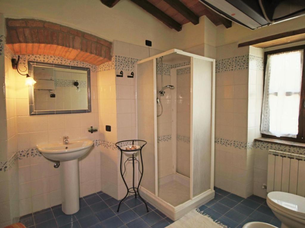 Kúpeľňa v ubytovaní Elegant Apartment Retreat in Todi