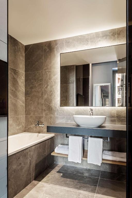 Radisson Blu Hotel, Madrid Prado - Resim 33