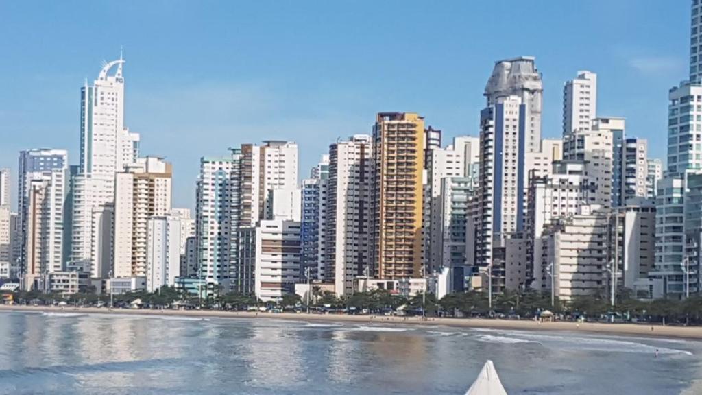 Apartamento no Edificio Neuza