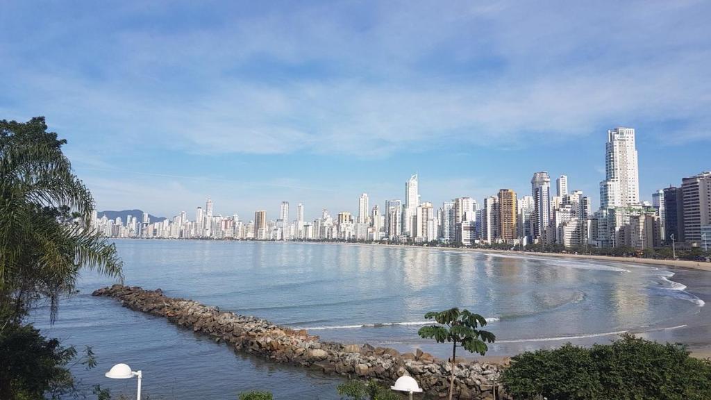  Apartamento no Edificio Neuza