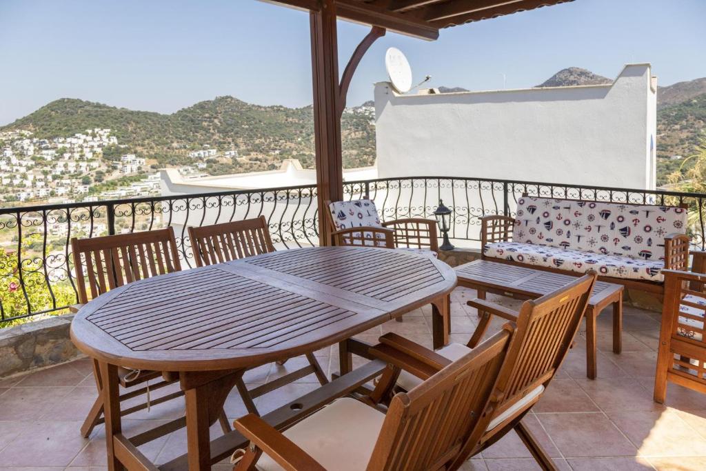 House in the Heart of Yalıkavak - 2BR with Garden