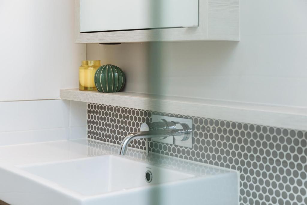 AirTrip Apartments at South Brisbane - Two-Bedroom Apartment