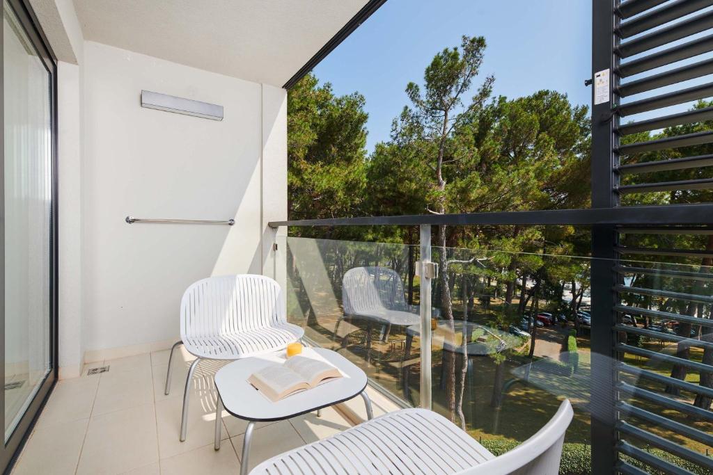 Hotel Parentium Plava Laguna - Habitación Superior Con Balcón - Lado Parque