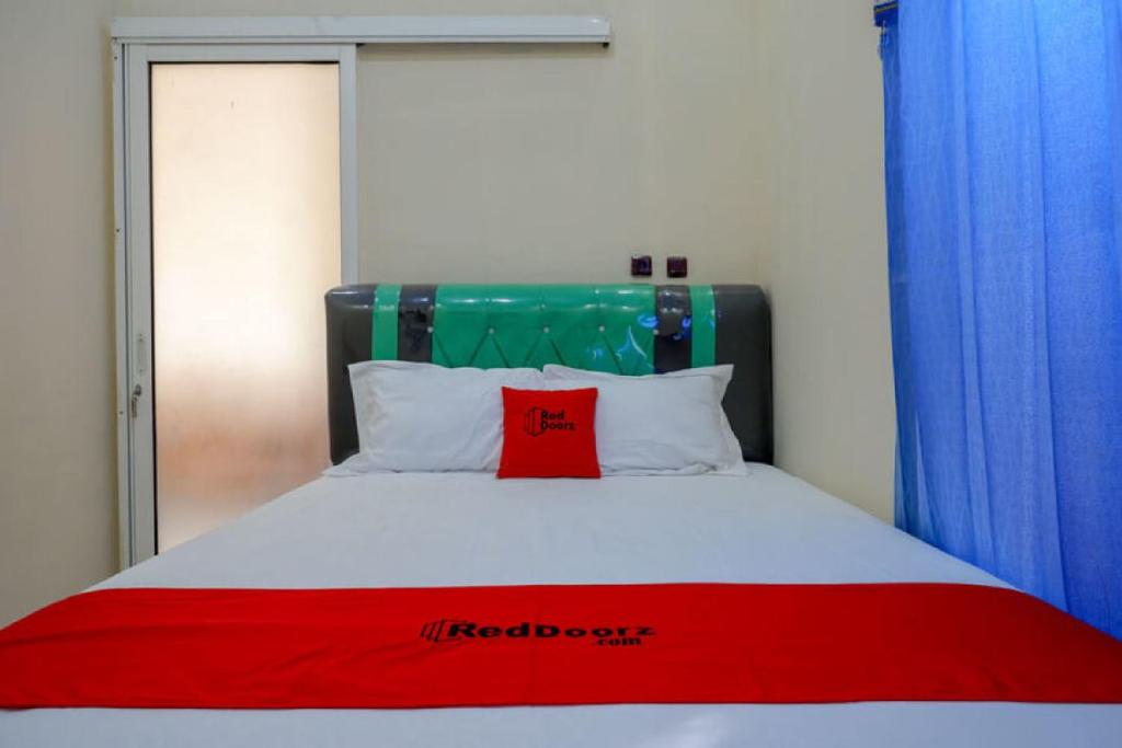 RedDoorz @ Jalan Raya Kaliwungu Selatan Kendal - Double Room