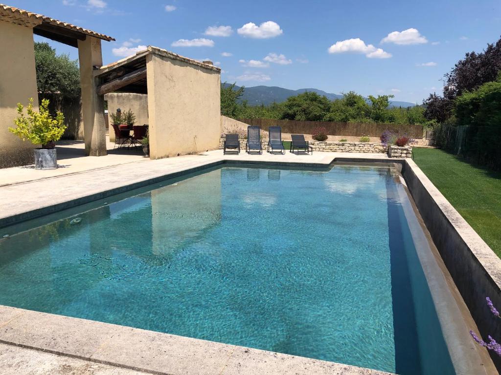 Gallery image of Villa dans le LUBERON à 2 km de LOURMARIN in Lauris