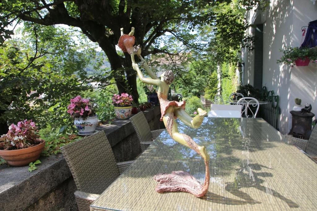 Zahrada ubytování Villa Aimée Luxury Apartments with Heated Pool