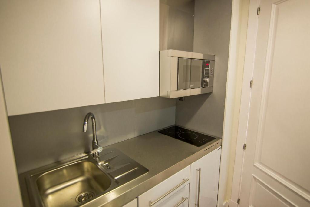 Apartamentos Plaza de Santiago - Estudios Turisticos - 1 LLAVE - Estándar De Estudio