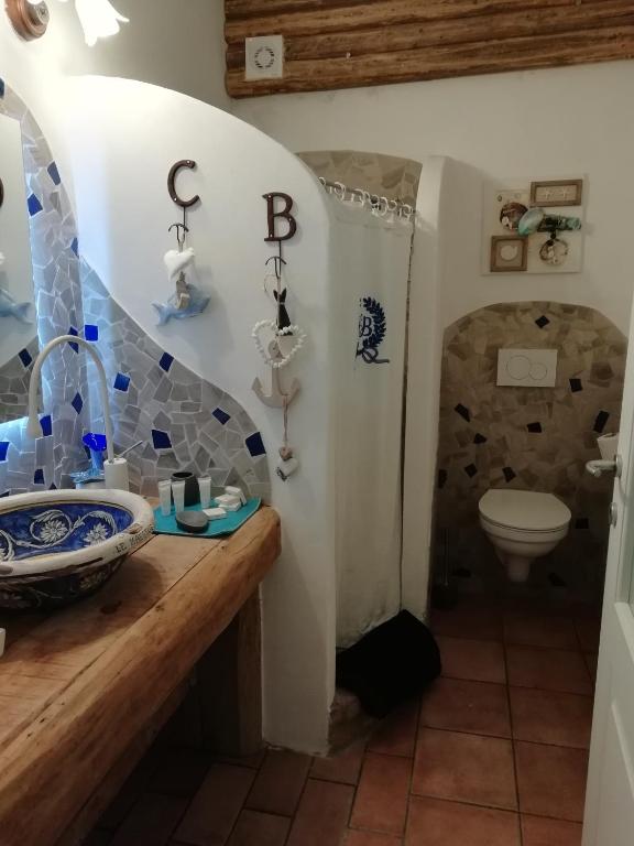 Koupelna v ubytování Cascina Bricco
