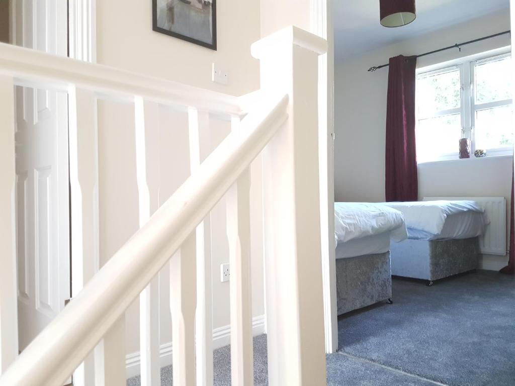 Oceana Accommodation- Vokes House, Southampton, whole property, sleeps 6, parking