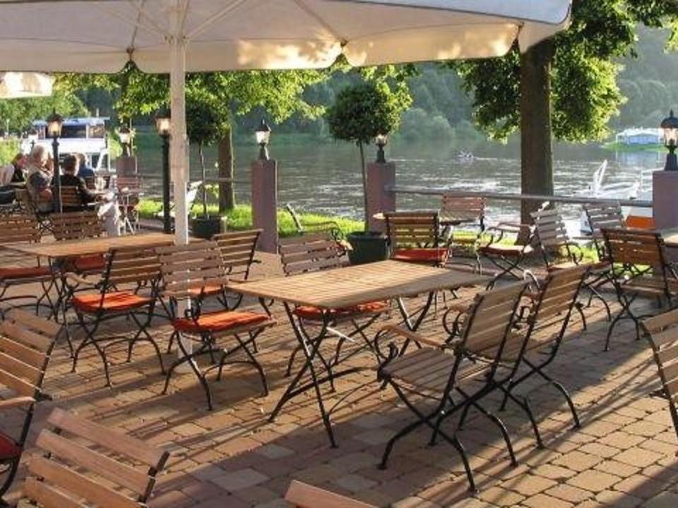 Výhled na řeku, která protéká v blízkosti hotelu