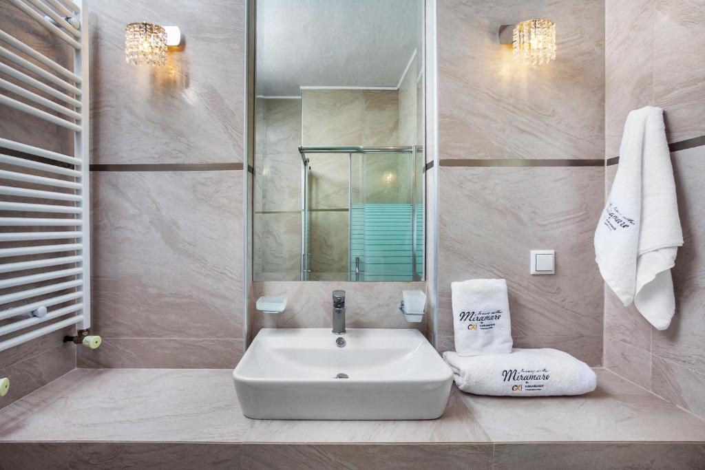 Kúpeľňa v ubytovaní Deluxe Villas Mira Mare