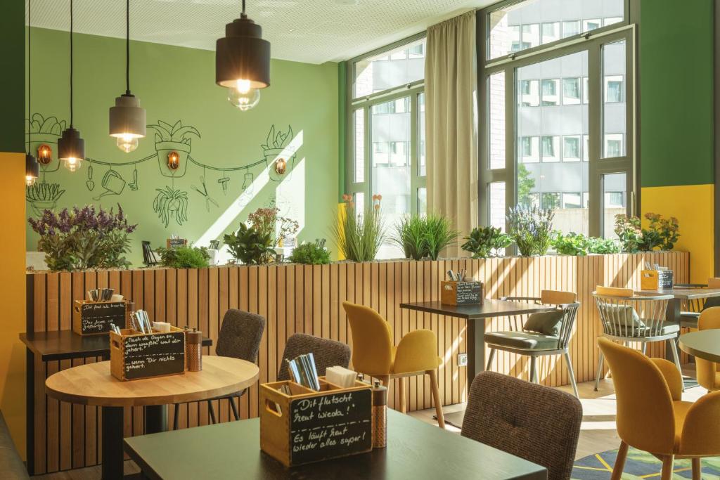 Posezení v ubytování Holiday Inn - the niu, Dwarf Berlin Schöneberg by IHG