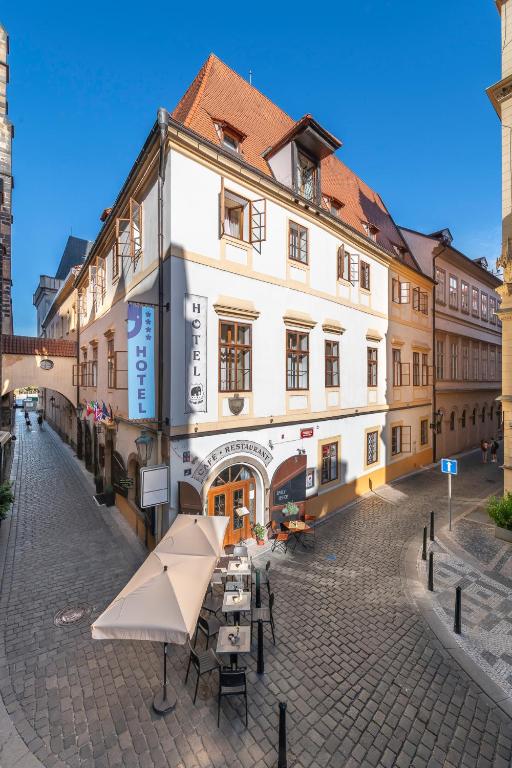 Budova, kde se hotel nachází